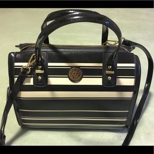 🎁 Anne Klein Satchel